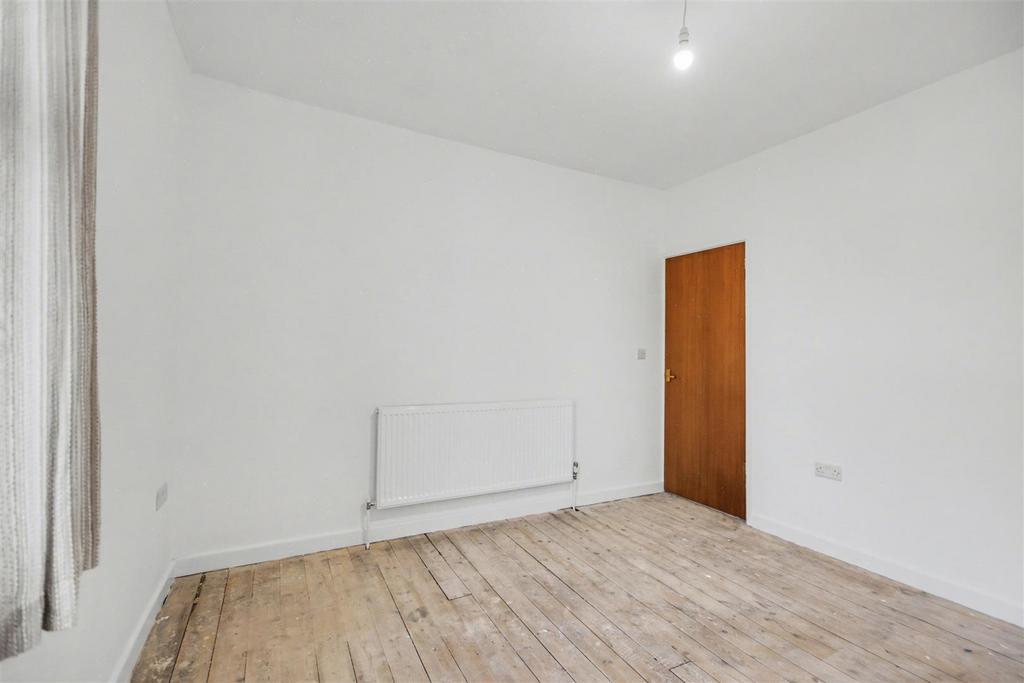 Bedroom 1 2.jpeg