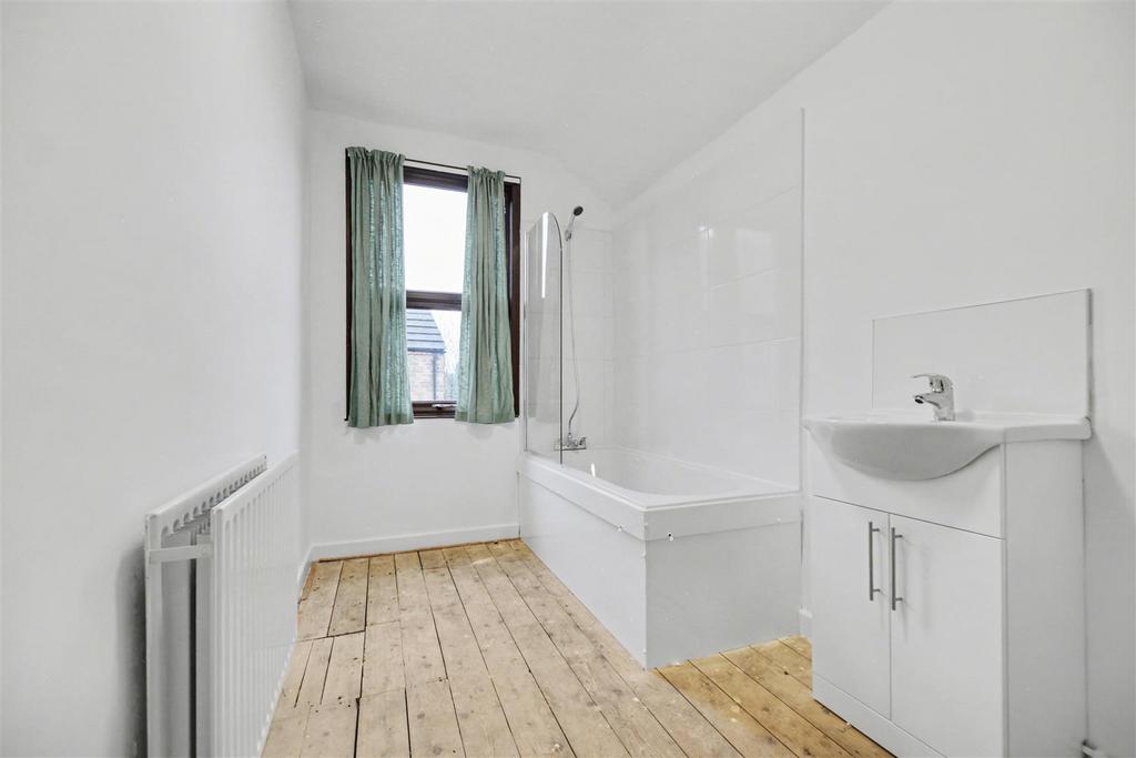 Bathroom 1.jpeg