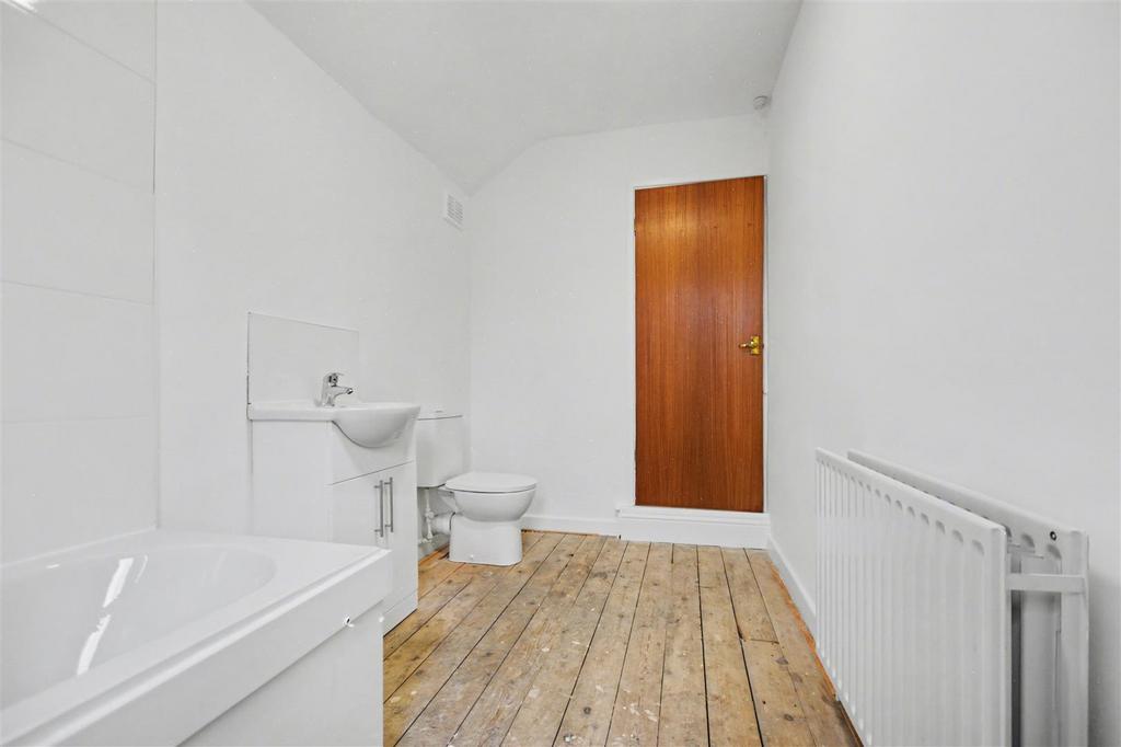 Bathroom 2.jpeg