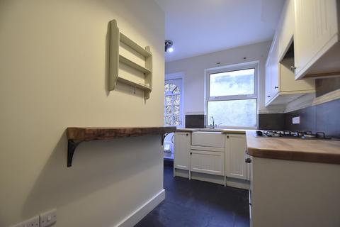 3 bedroom house to rent, Albert Street, Ventnor
