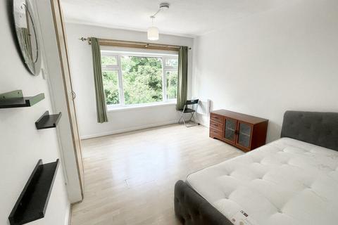 Studio to rent, Corinium Close, WEMBLEY