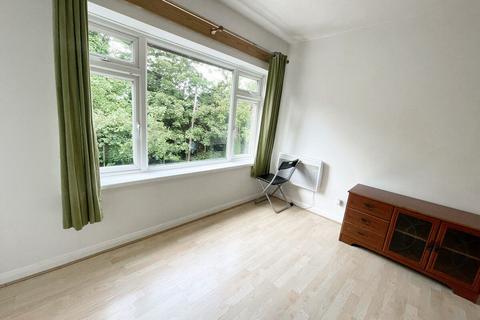 Studio to rent, Corinium Close, WEMBLEY