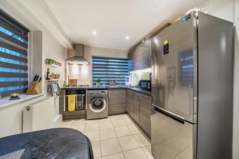 2 bedroom maisonette for sale, Southbourne Gardens, Ruislip, Middlesex