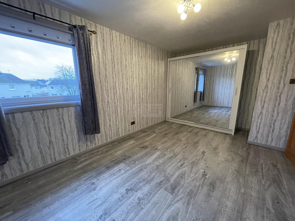 Bedroom 1b.JPG