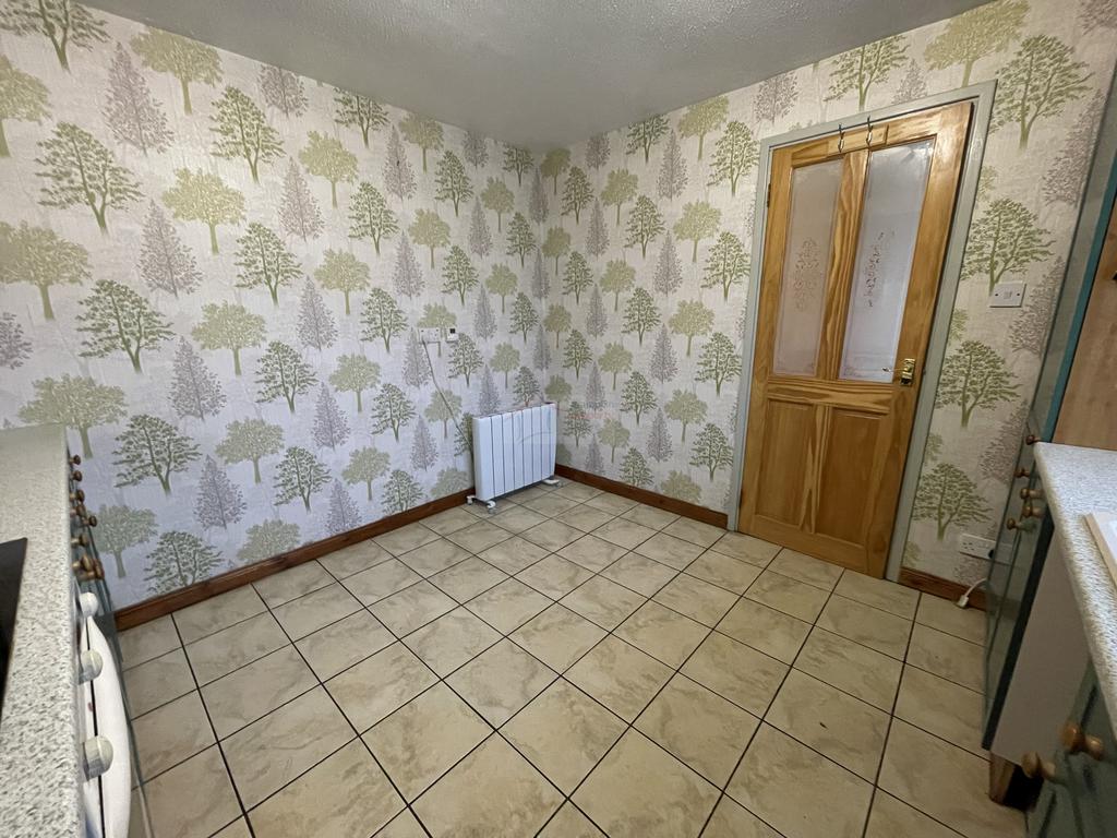 Kitchen c.JPG