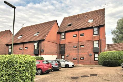 undefined, Veryan, Woking GU21