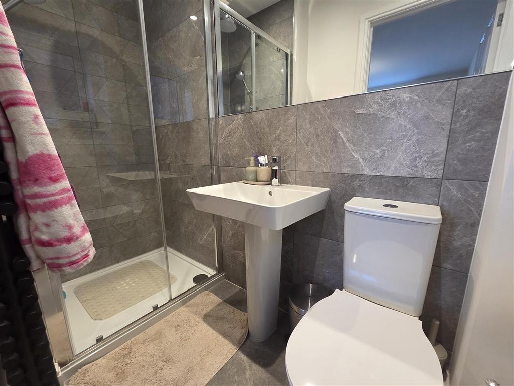 En suite shower room