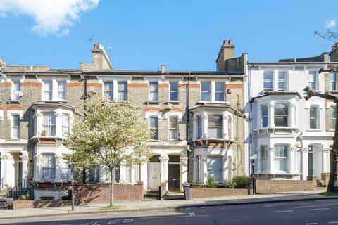 2 bedroom flat to rent, Gascony Avenue, London NW6