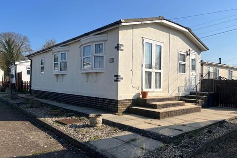 2 bedroom mobile home for sale, Hillcrest Park, Letchworth Garden City, SG6 4LD