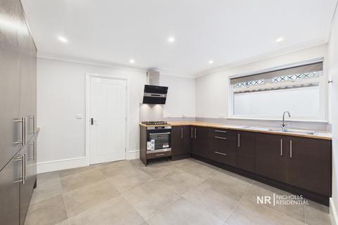 2 bedroom ground floor flat to rent, 98a Church Hill Road, Cheam, Sutton, Surrey. SM3