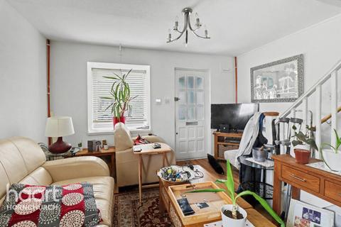 1 bedroom end of terrace house for sale, Kirton Close, Hornchurch