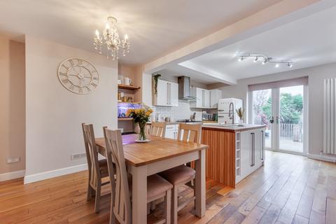 3 bedroom semi-detached house for sale, Merlin Road, Welling, DA16