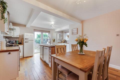 3 bedroom semi-detached house for sale, Merlin Road, Welling, DA16