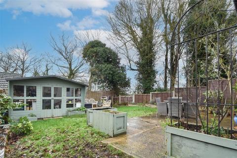 1 bedroom semi-detached bungalow for sale, Spring Pond Meadow, Hook End, Brentwood
