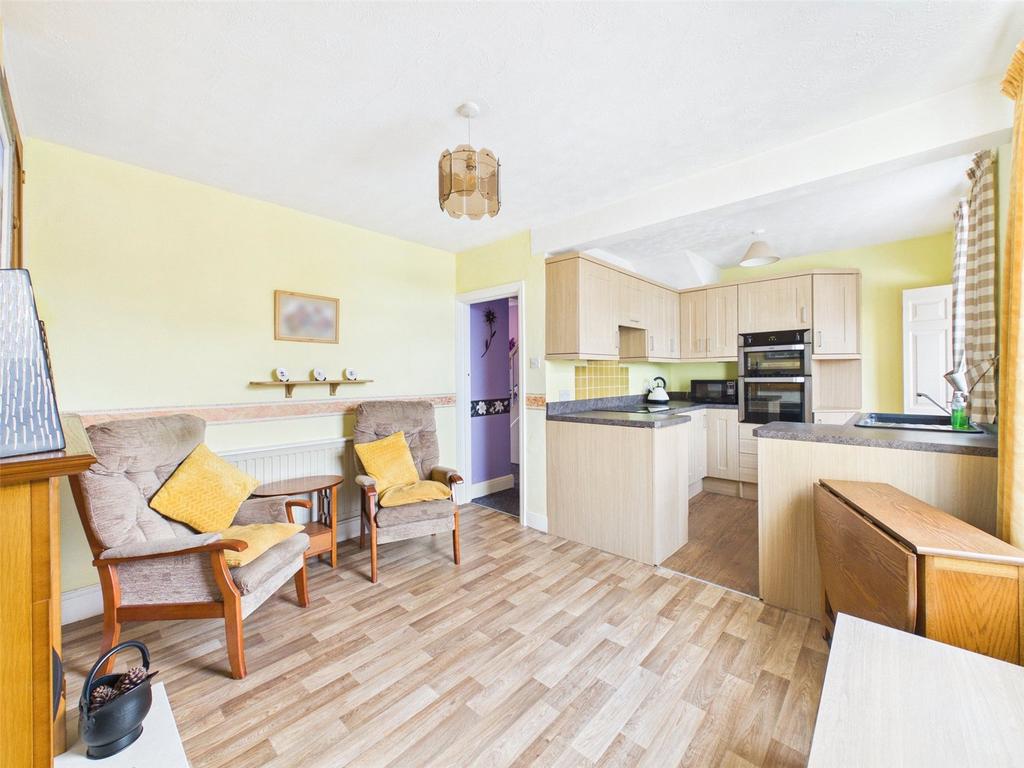Dining/Kitchen