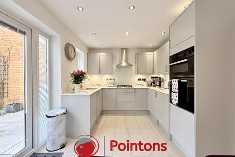 3 bedroom detached house for sale, Dove Close, Bedworth