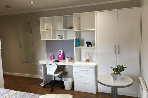 undefined, Hope Street