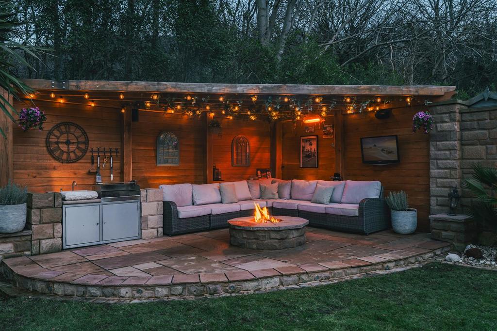 Outdoor Living Kitchen