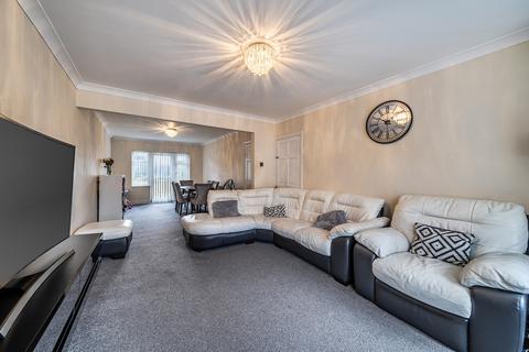 3 bedroom semi-detached house for sale, Kingshill Avenue, Northolt