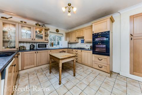 2 bedroom bungalow for sale, Moss Road, Cheshire CW12