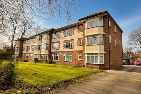 2 bedroom apartment to rent, Ashton Lane, Sale
