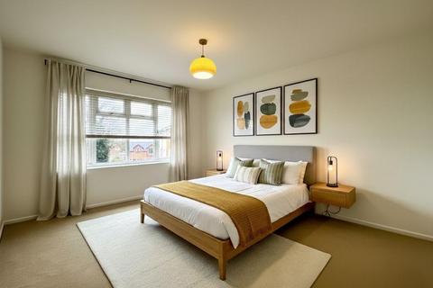 2 bedroom apartment to rent, Ashton Lane, Sale