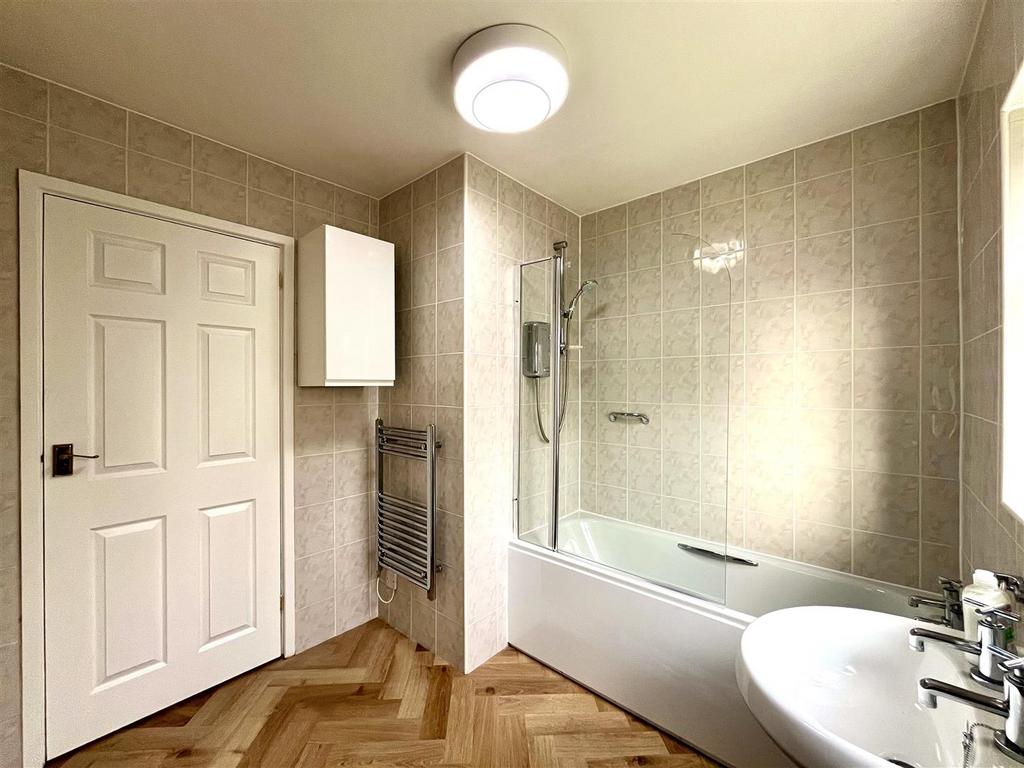 Bathroom Aspect 2