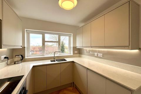 2 bedroom apartment to rent, Ashton Lane, Sale