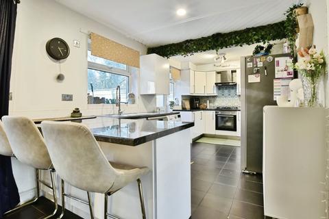 4 bedroom semi-detached house for sale, Firtree Avenue, Greater Manchester M33