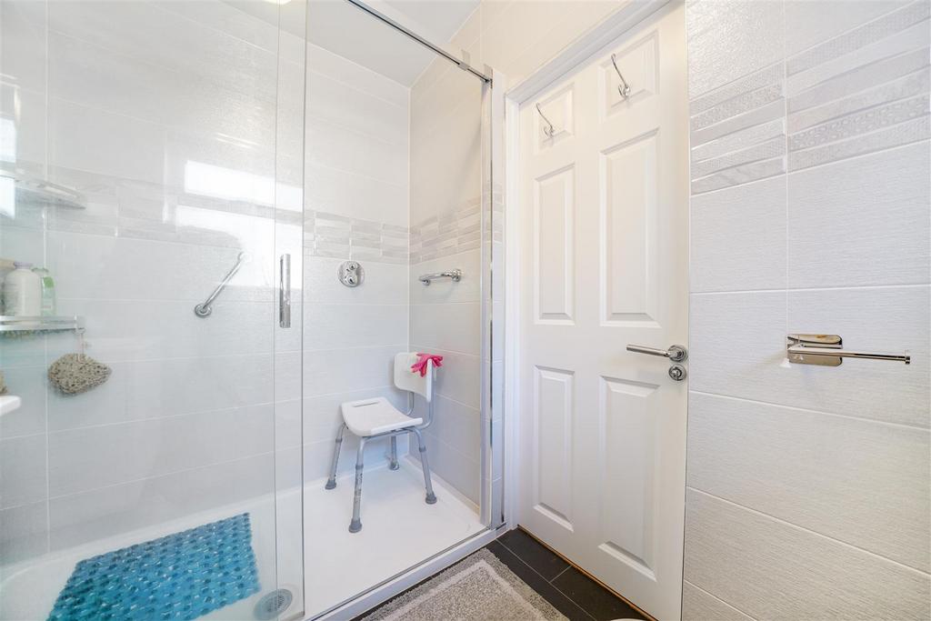 15 Morley Crescent - Ftv F1uu81 Un6j ZNt3 VHj.jpg