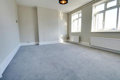2 bedroom semi-detached house to rent, Cleave Avenue, Orpington BR6