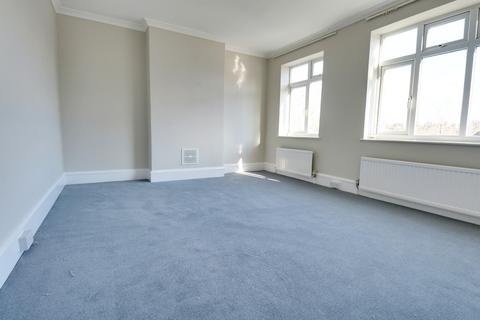 2 bedroom semi-detached house to rent, Cleave Avenue, Orpington BR6