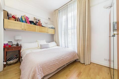 2 bedroom flat to rent, Colville Gardens, Notting Hill, London W11