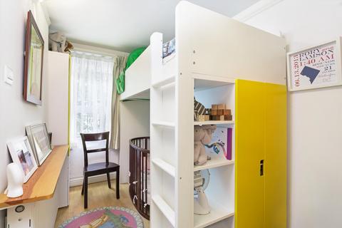 2 bedroom flat to rent, Colville Gardens, Notting Hill, London W11