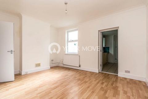 3 bedroom detached house to rent, Trafalgar Street, Kent ME7