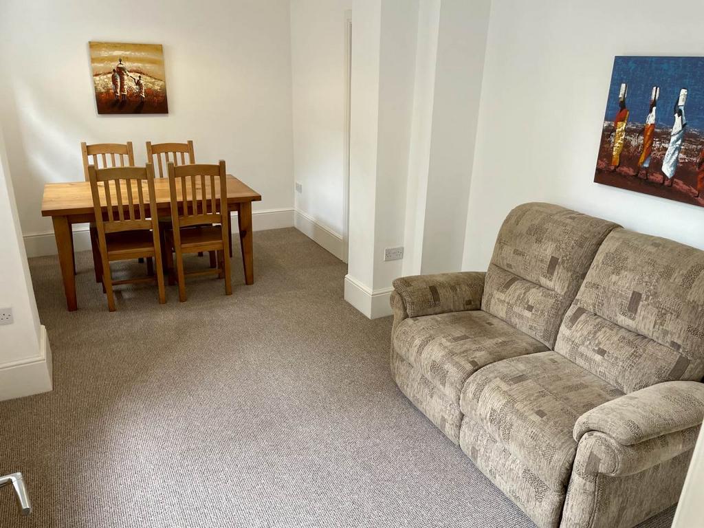 Dining and lounge 1