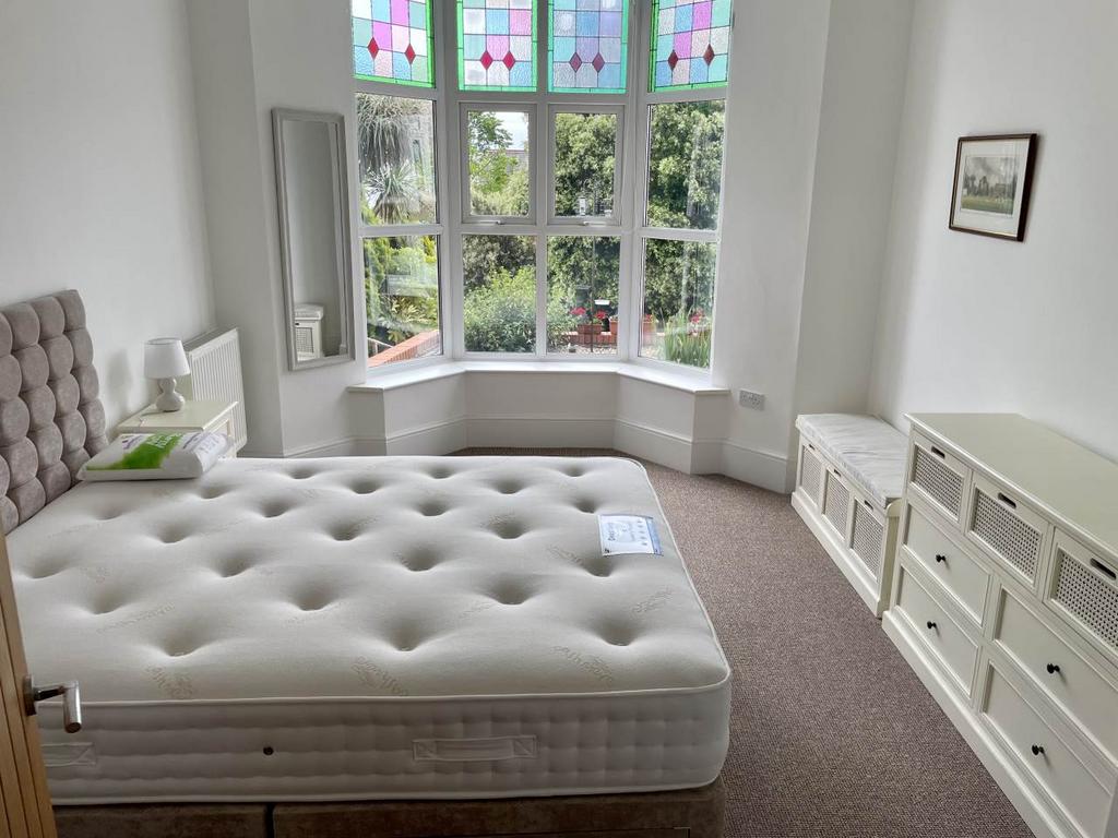 Bed 1, 1