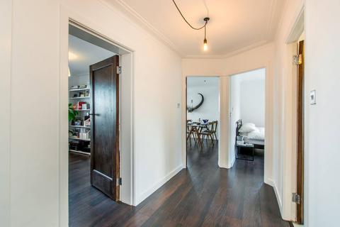 3 bedroom flat to rent, Streatham High Road, Streatham, London, SW16