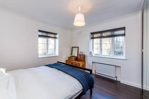 3 bedroom flat to rent, Streatham High Road, Streatham, London, SW16