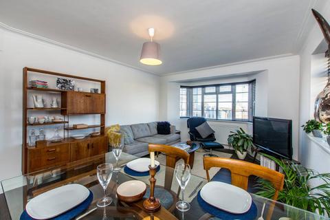 3 bedroom flat to rent, Streatham High Road, Streatham, London, SW16