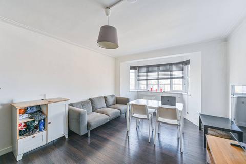 3 bedroom flat to rent, Streatham High Road, Streatham, London, SW16
