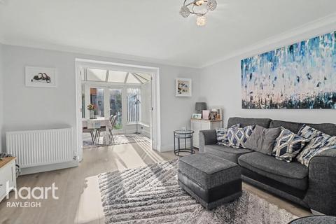 2 bedroom semi-detached house for sale, Heron Close, Rayleigh