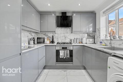 2 bedroom semi-detached house for sale, Heron Close, Rayleigh