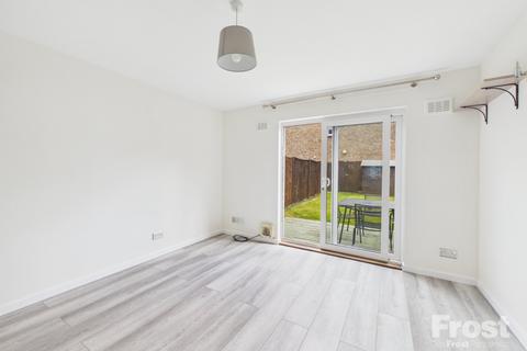 2 bedroom terraced house to rent, Boveney Close, Slough, Berkshire, SL1