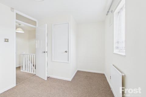 2 bedroom terraced house to rent, Boveney Close, Slough, Berkshire, SL1