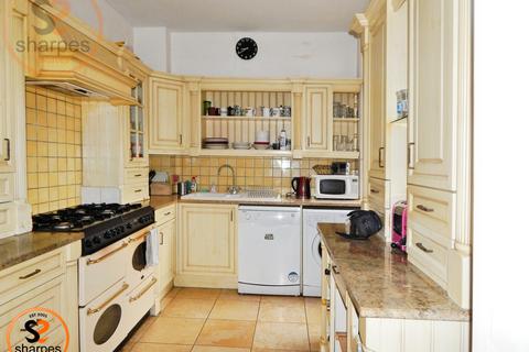 undefined, Strathmore Road, Wimbledon Park, London