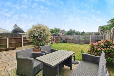 3 bedroom semi-detached house to rent, Glenwood Road Southbourne PO10