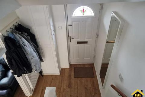 undefined, Sparrow Close, Hampton, London, TW12