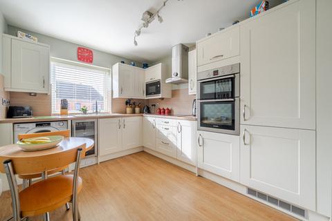 2 bedroom flat for sale, Ferry Road, Hampshire PO4