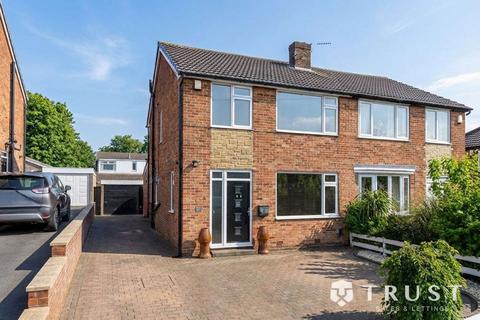 3 bedroom semi-detached house for sale, Almscliffe Avenue, Dewsbury, WF12